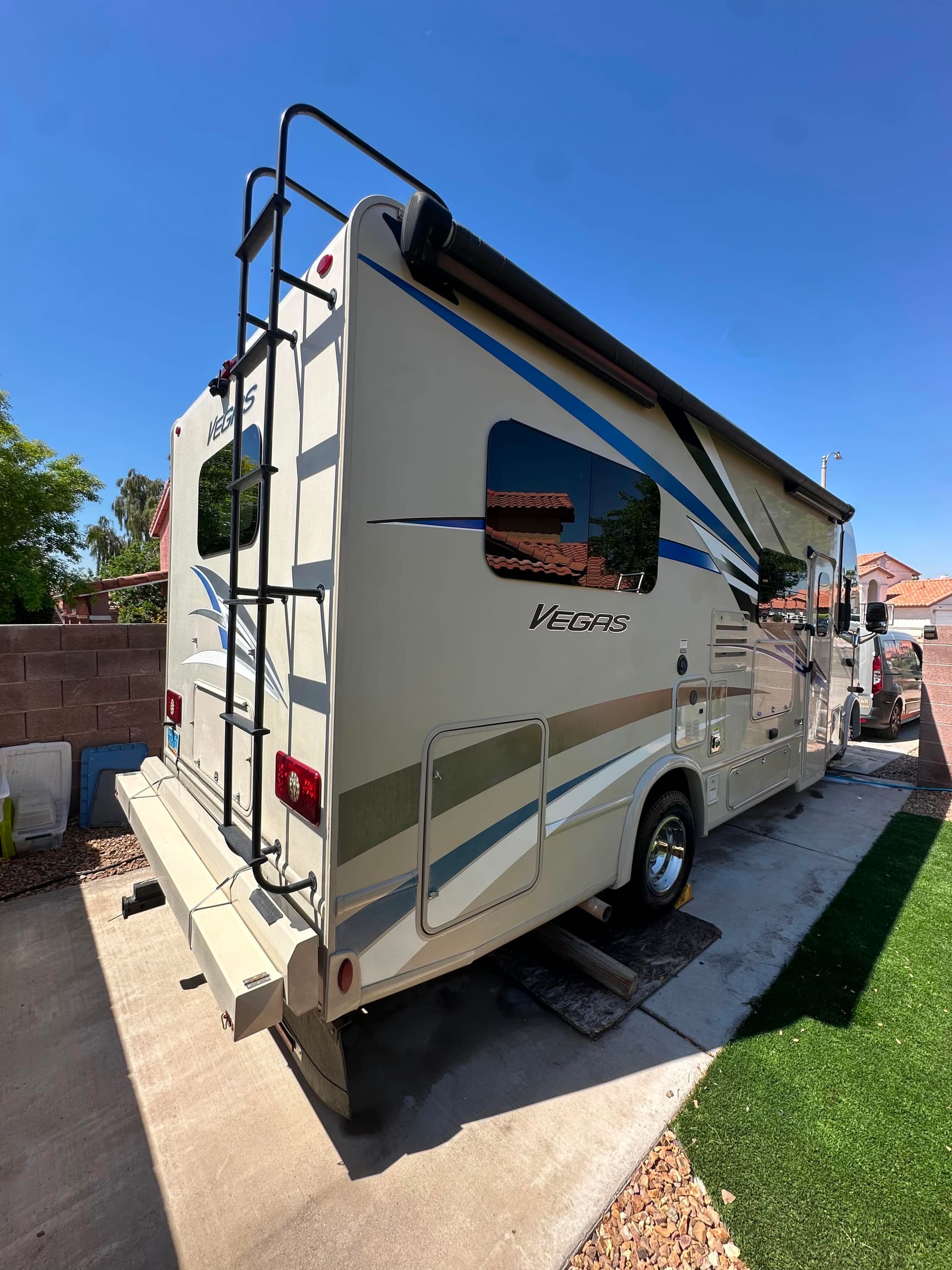 RV Wash and Wax Before the Vegas Heat Takes Over image