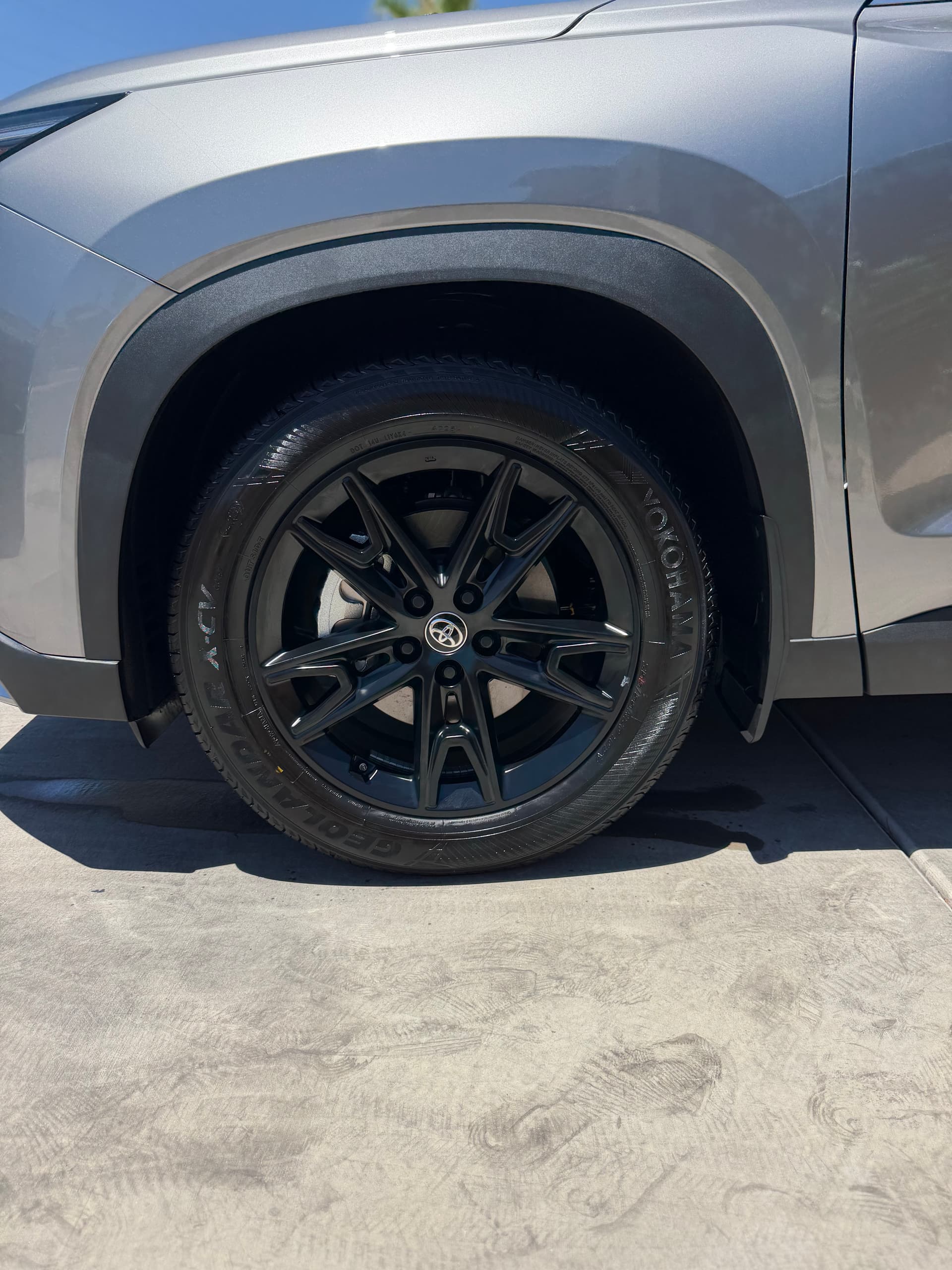 Gallery photos for Las Vegas Toyota SUV Gets Clayed, Sealed and Fully Detailed: Image #2