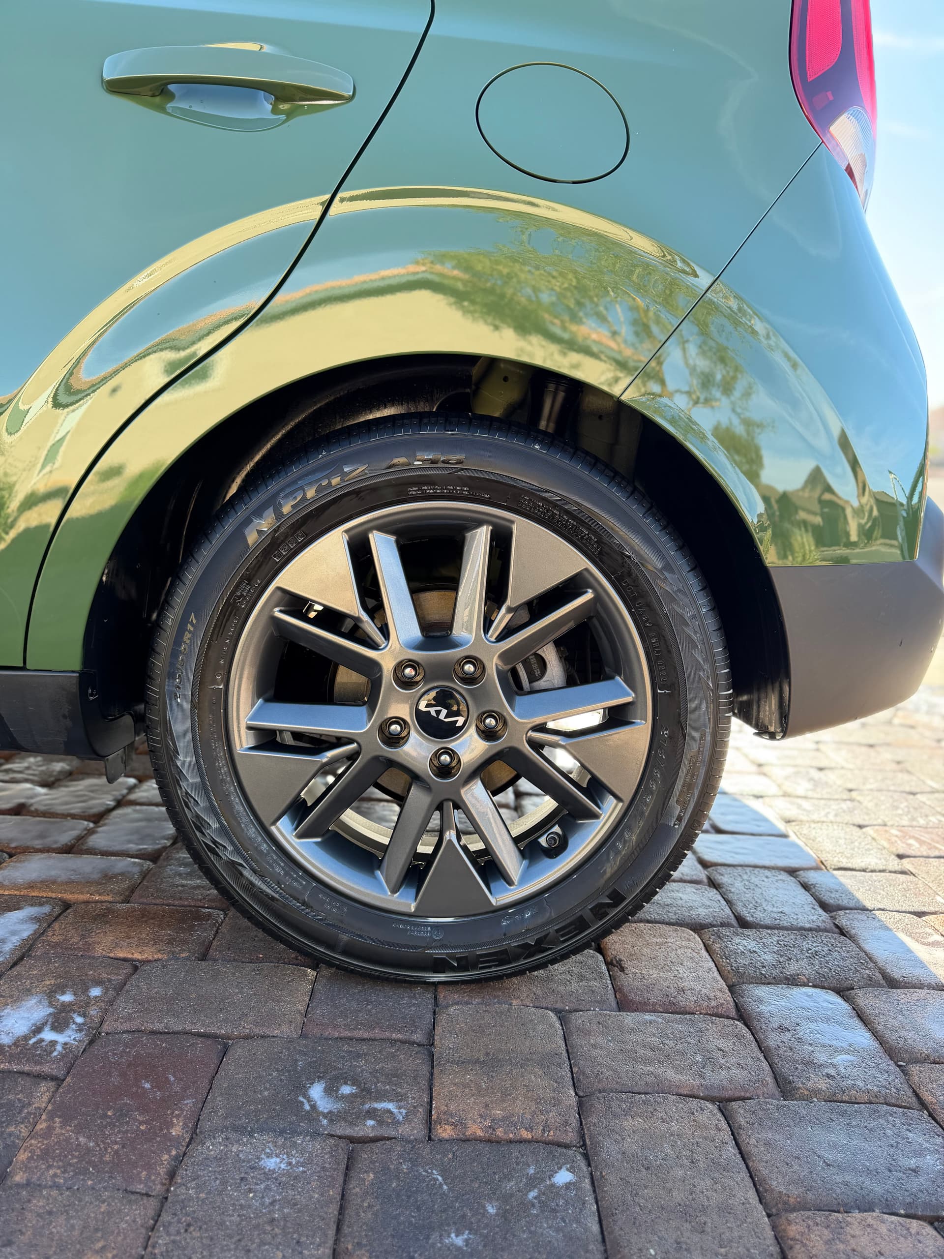 Gallery photos for Full Detail on a Kia Soul Inside and Out: Image #4
