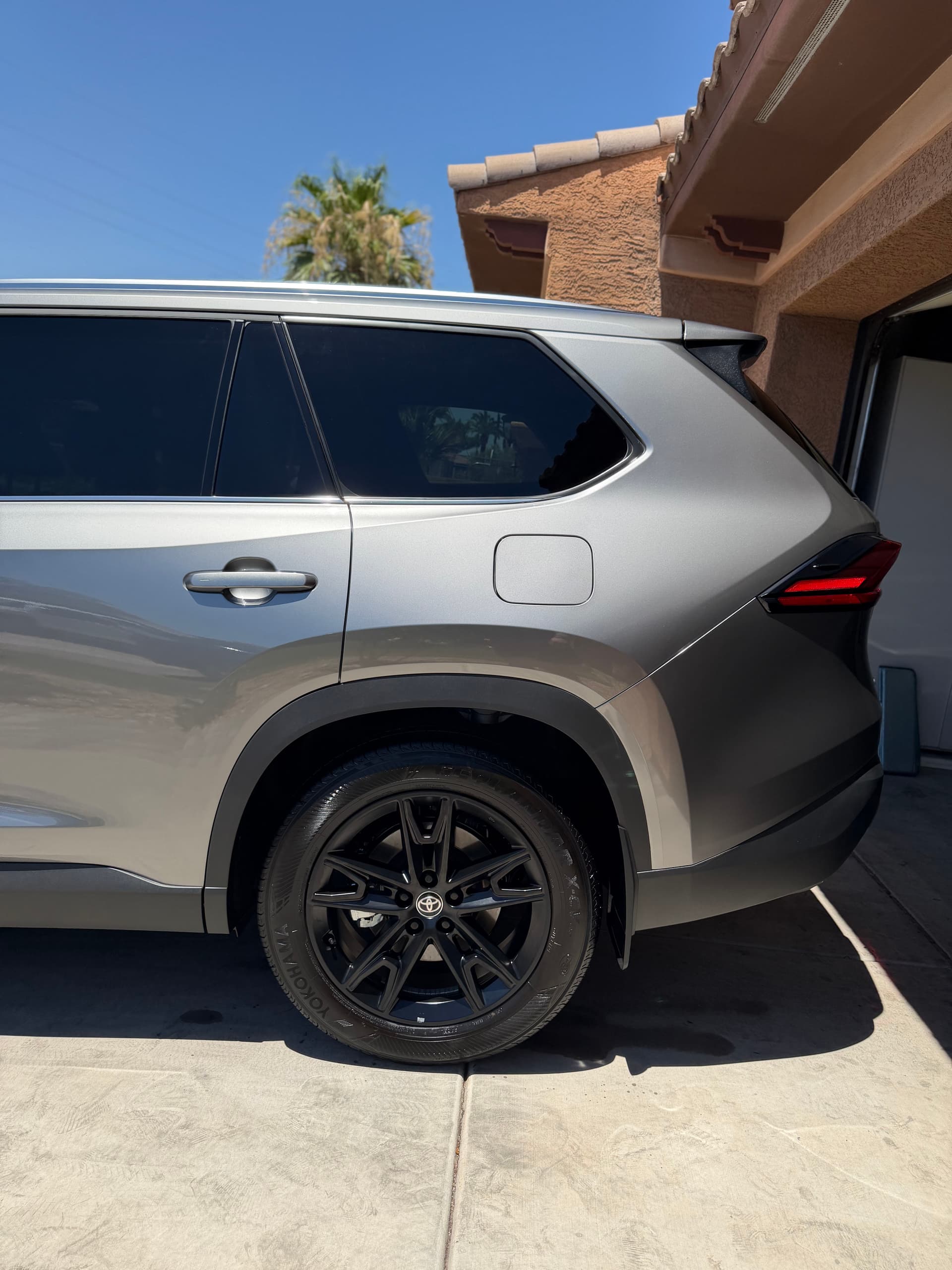 Gallery photos for Las Vegas Toyota SUV Gets Clayed, Sealed and Fully Detailed: Image #1