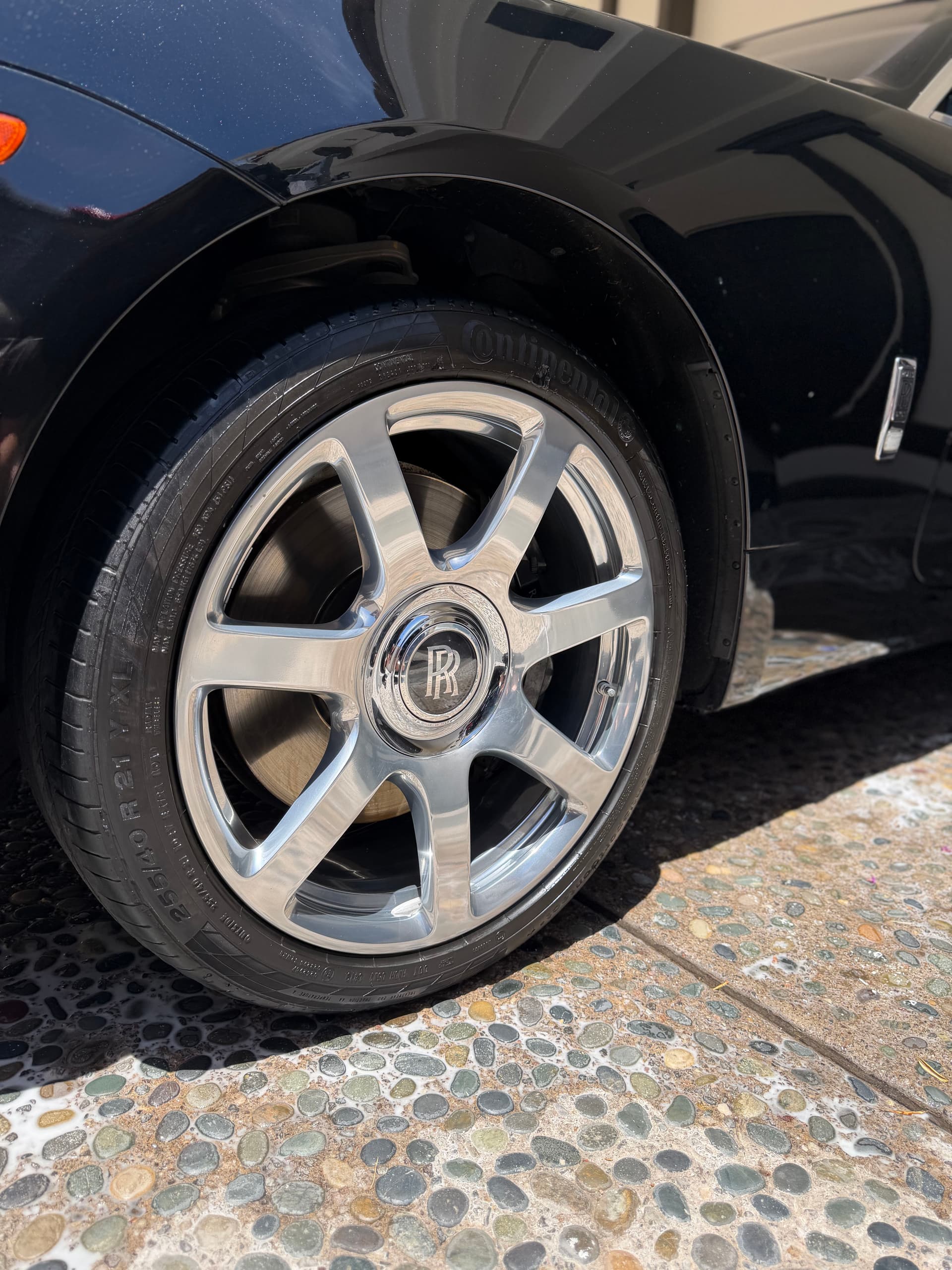 Gallery photos for Full Detail on a Rolls-Royce Wraith That Just Hit Town: Image #4