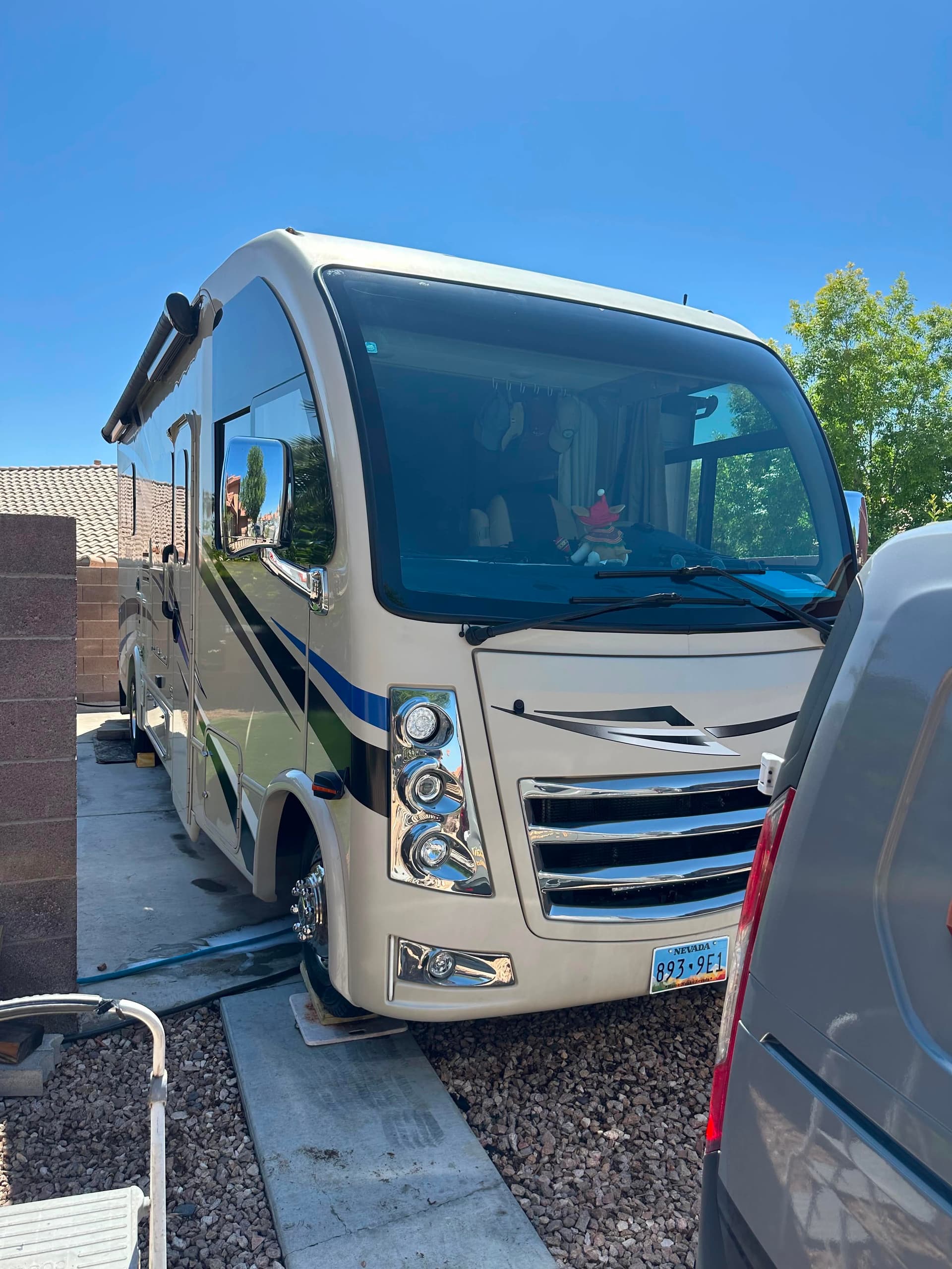 Gallery photos for RV Wash and Wax Before the Vegas Heat Takes Over: Image #1