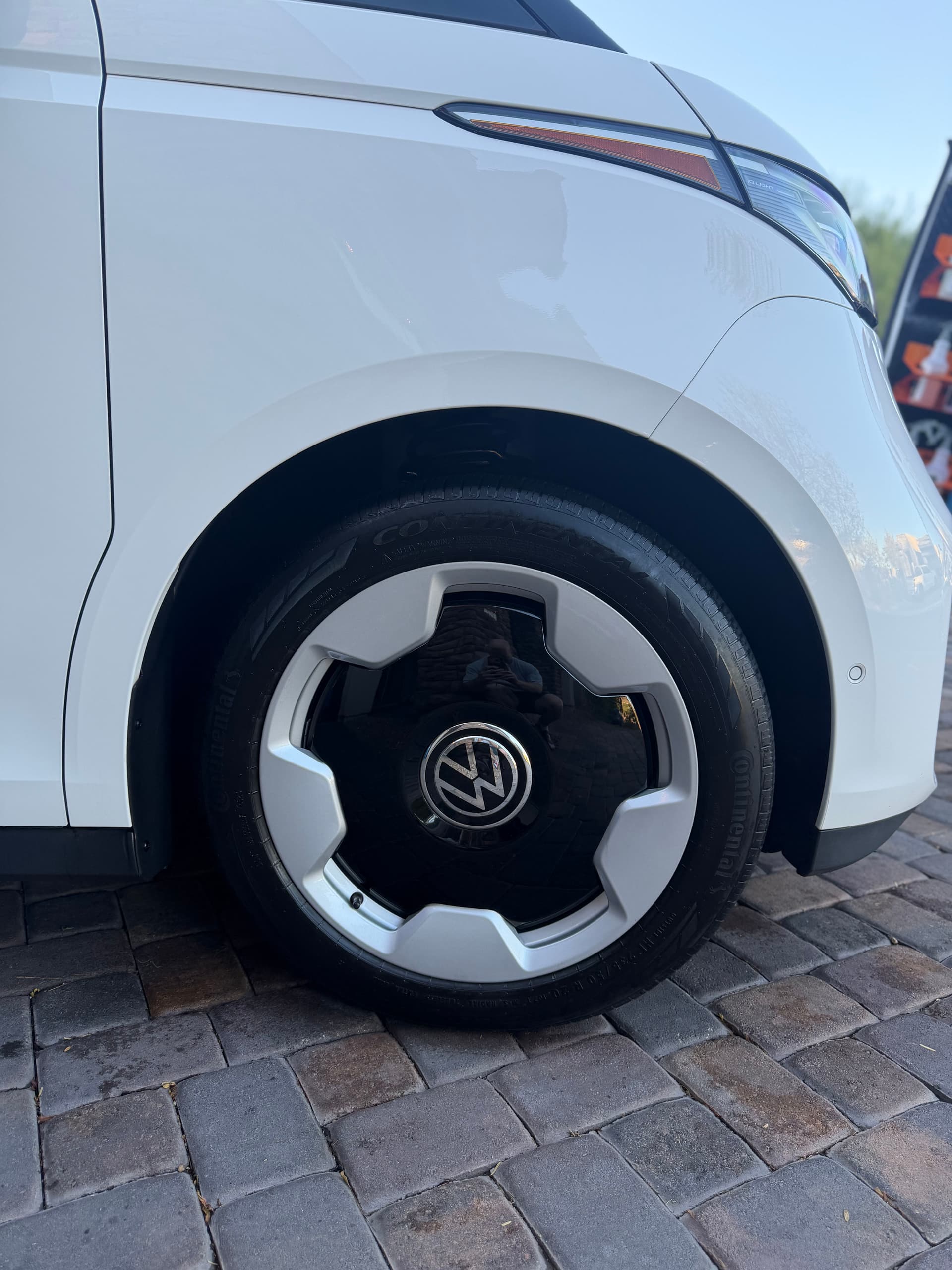 Gallery photos for Brake Dust Doesn't Stand a Chance With a Proper Wheel Clean: Image #2