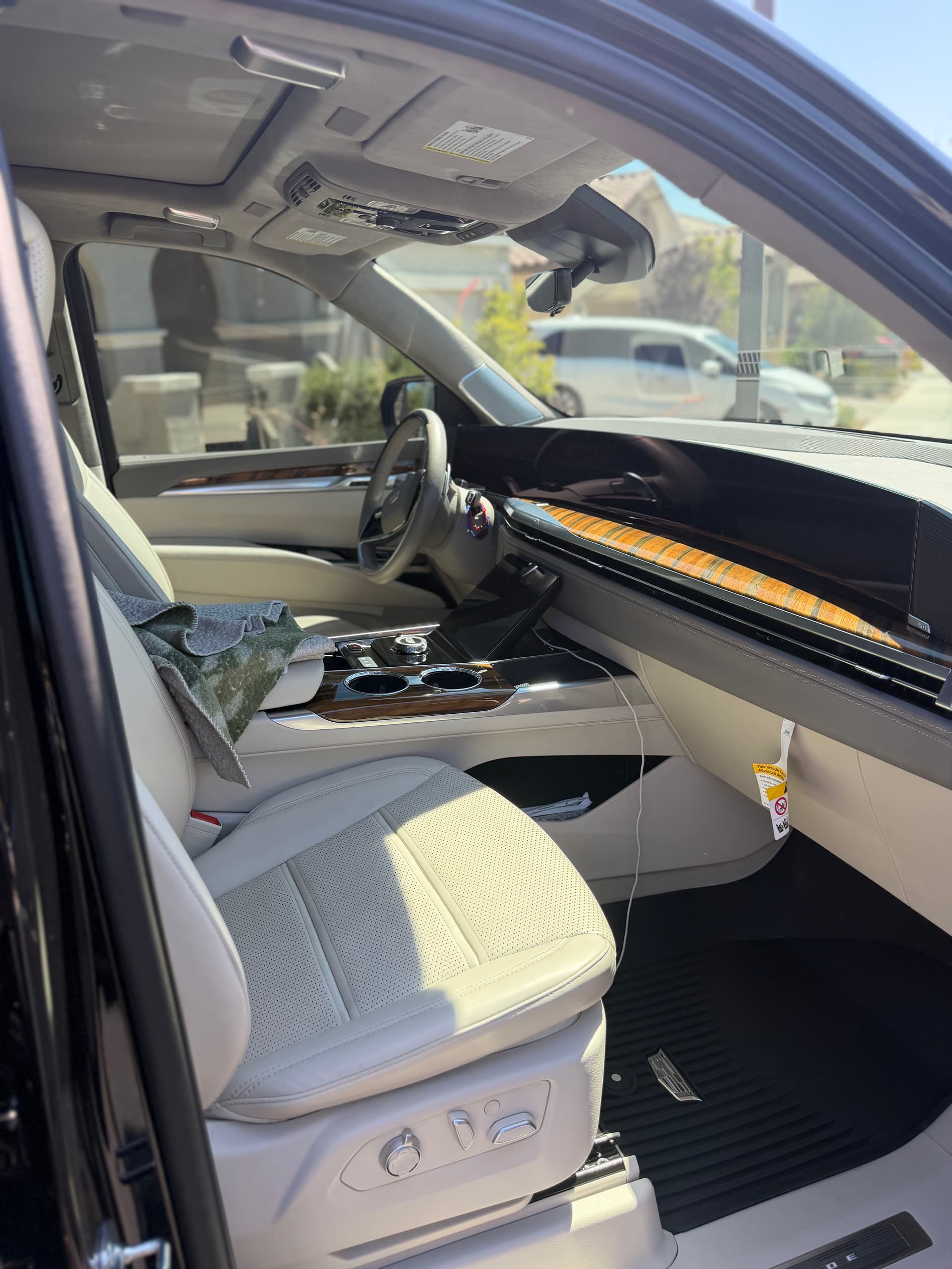 Gallery photos for Las Vegas Maintenance Detail on a Blacked-Out Cadillac Escalade: Image #4