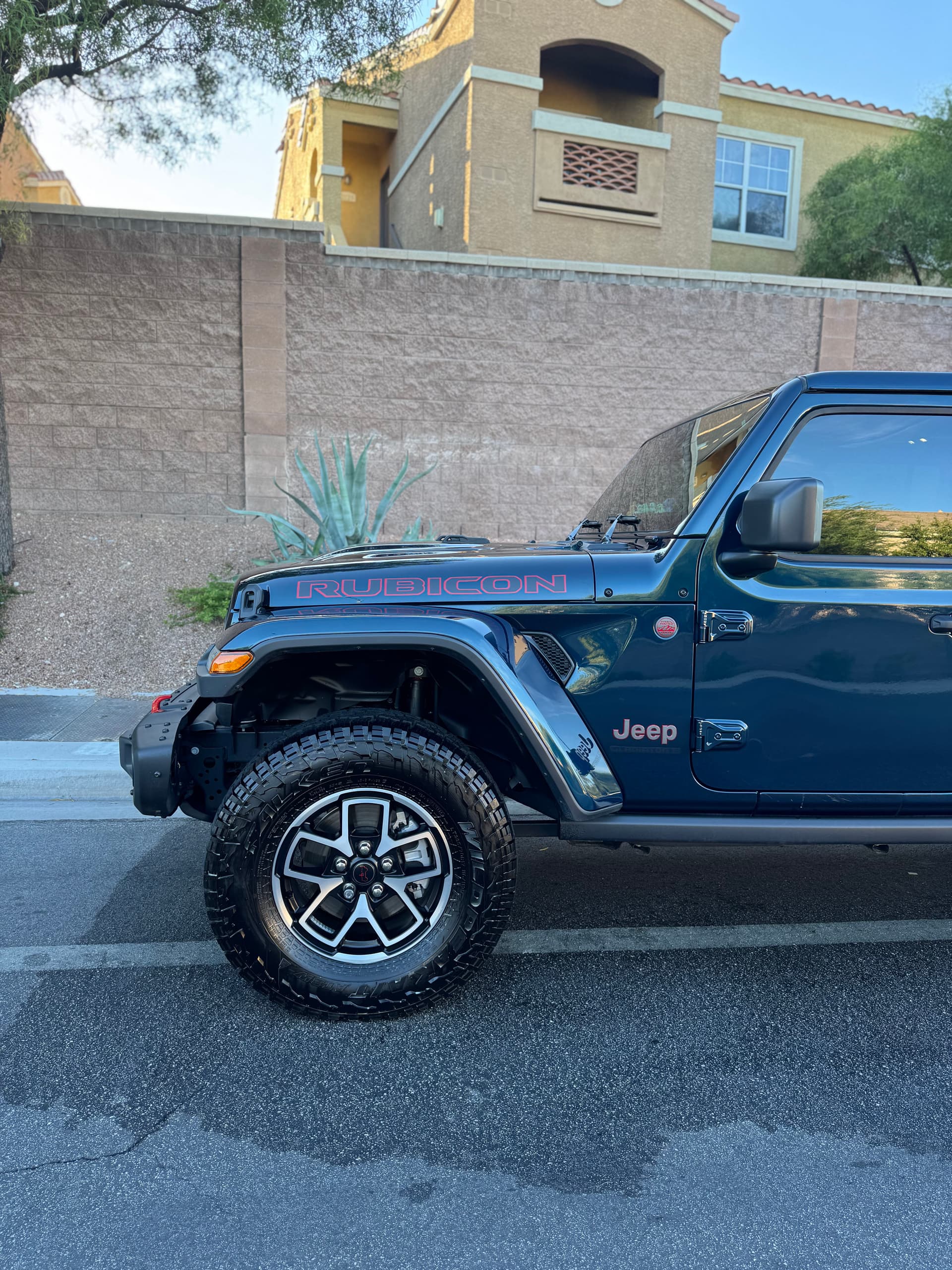 Gallery photos for Jeep Gladiator Rubicon Paint Decontamination and Sealant Done Right: Image #4