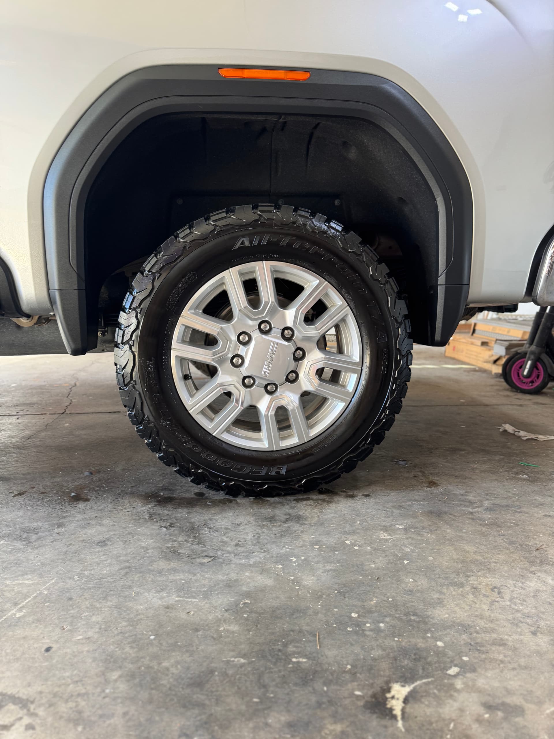 Gallery photos for GMC Sierra Full Detail and Hard Water Spot Removal Done Right: Image #5