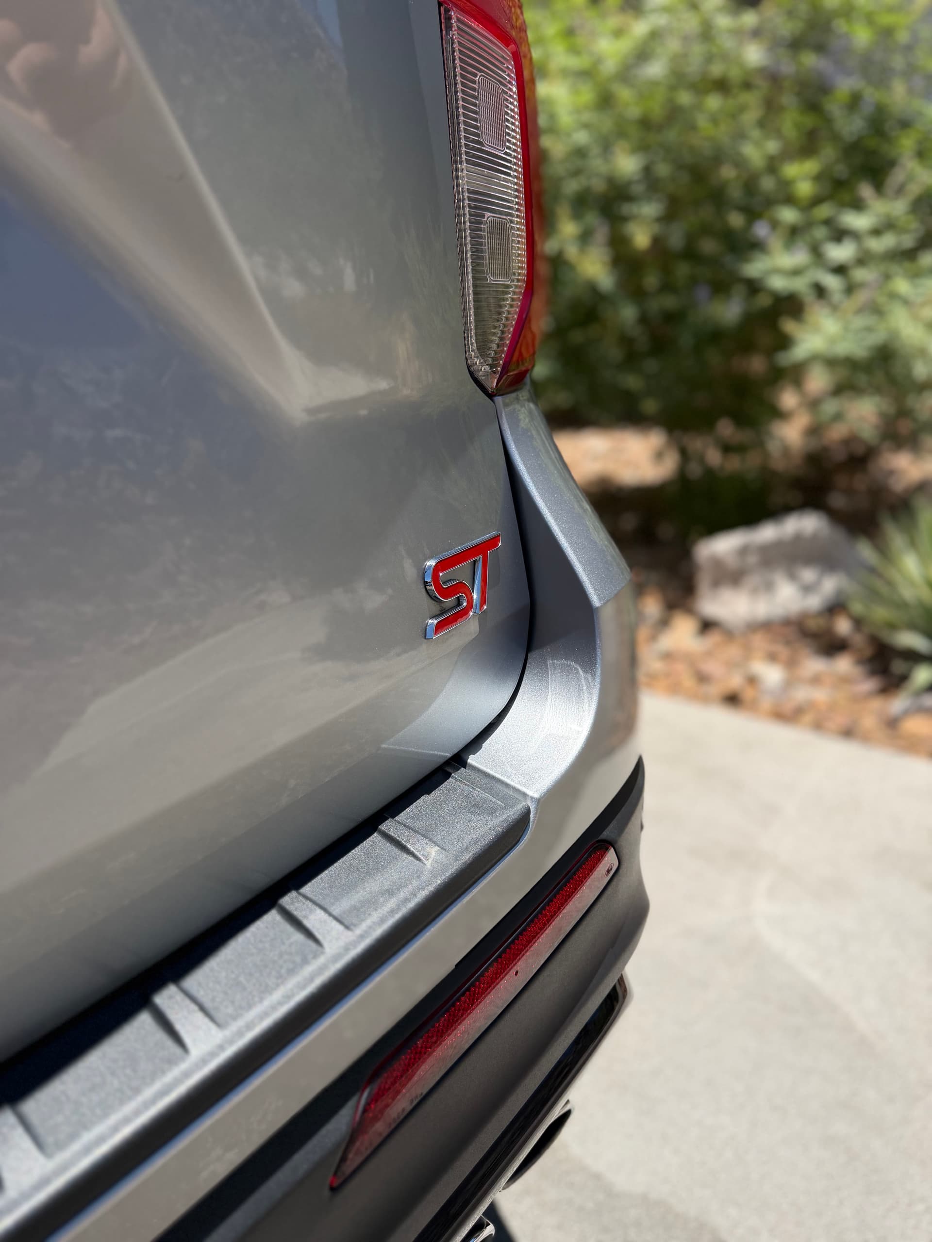 Full Detail on a Ford Explorer ST for a New Las Vegas Resident image