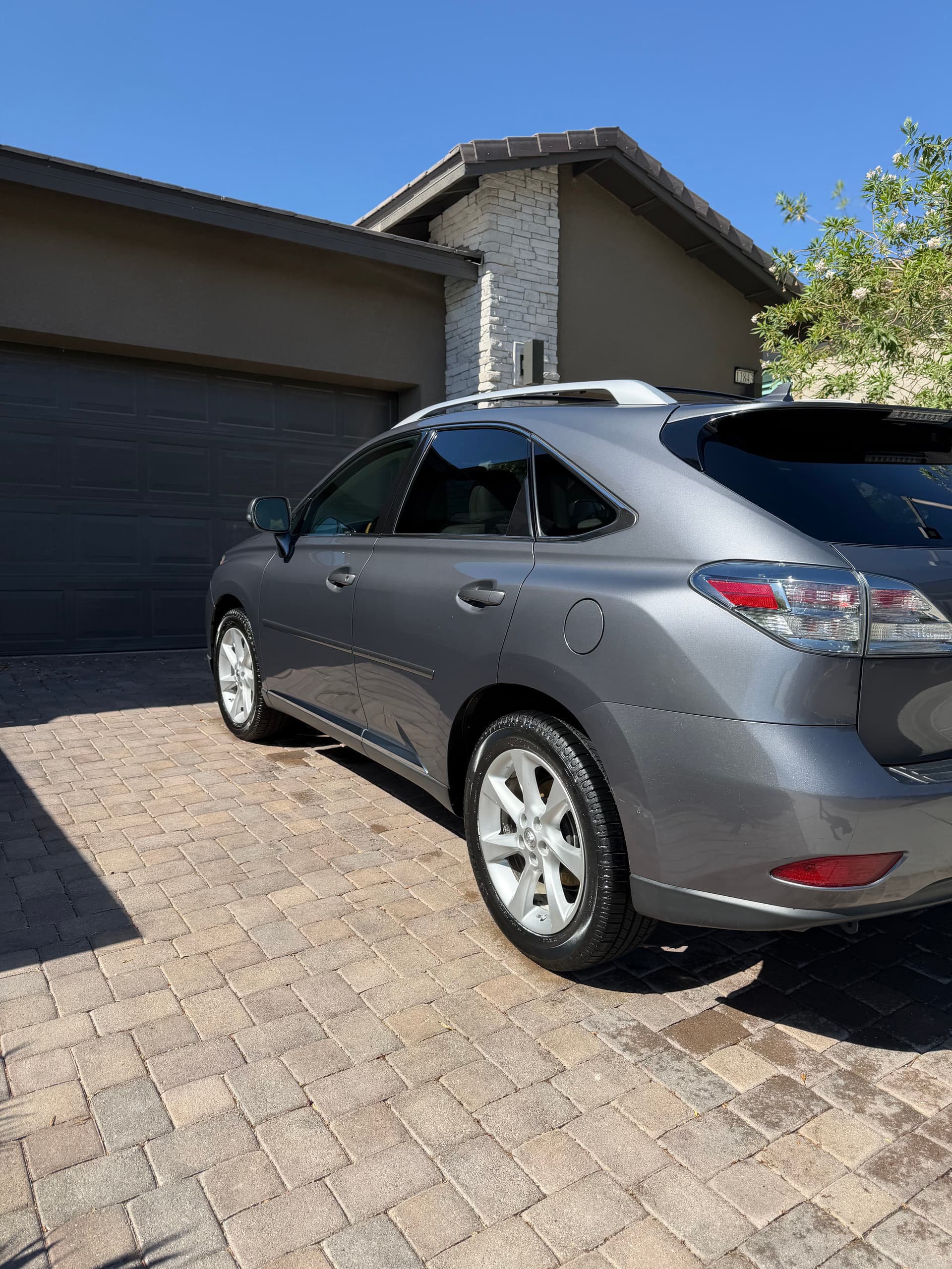 Gallery photos for Full Detail on a Lexus RX 350 After a California to Las Vegas Road Trip: Image #1