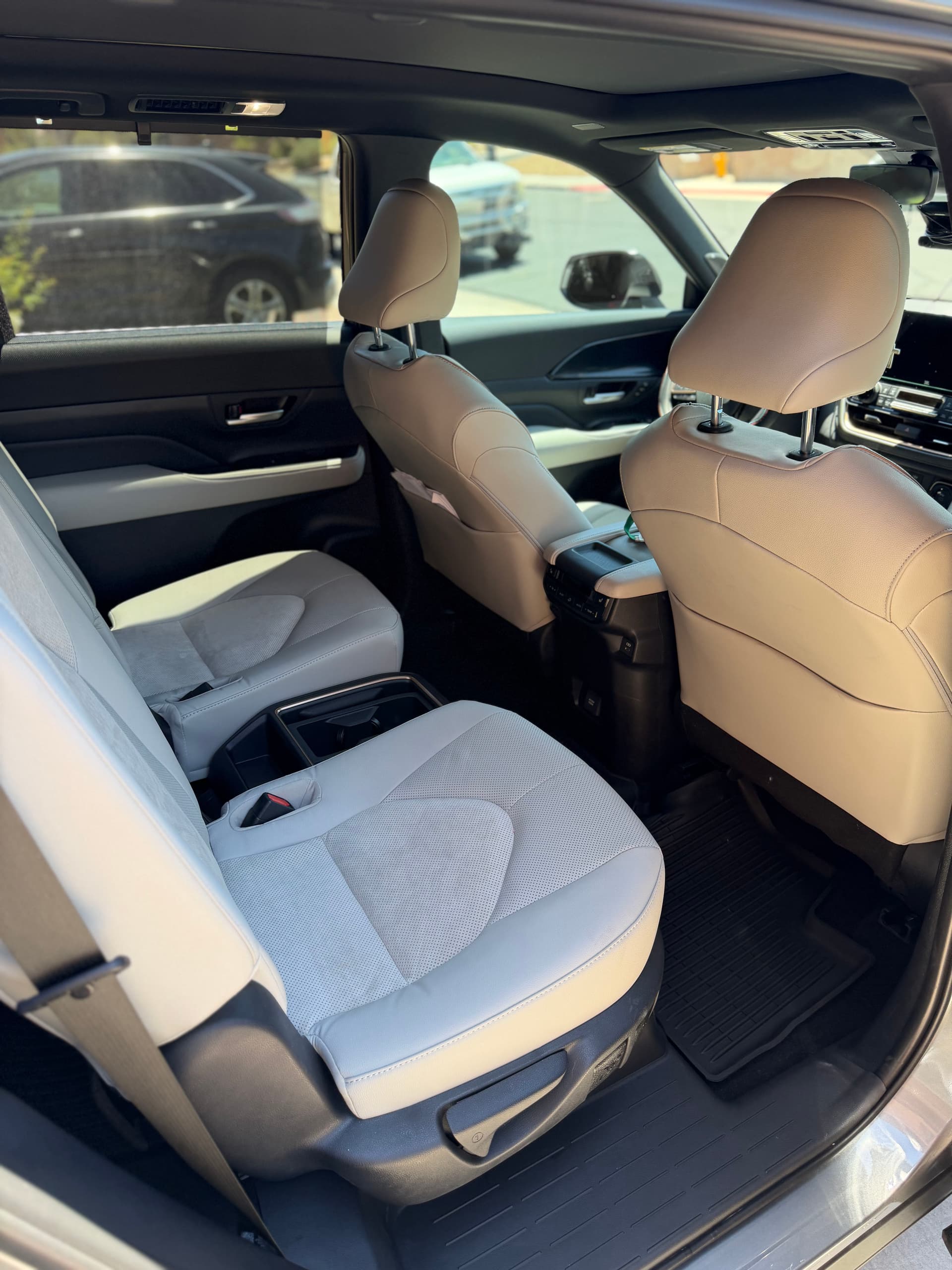 Gallery photos for Las Vegas Toyota SUV Gets Clayed, Sealed and Fully Detailed: Image #6