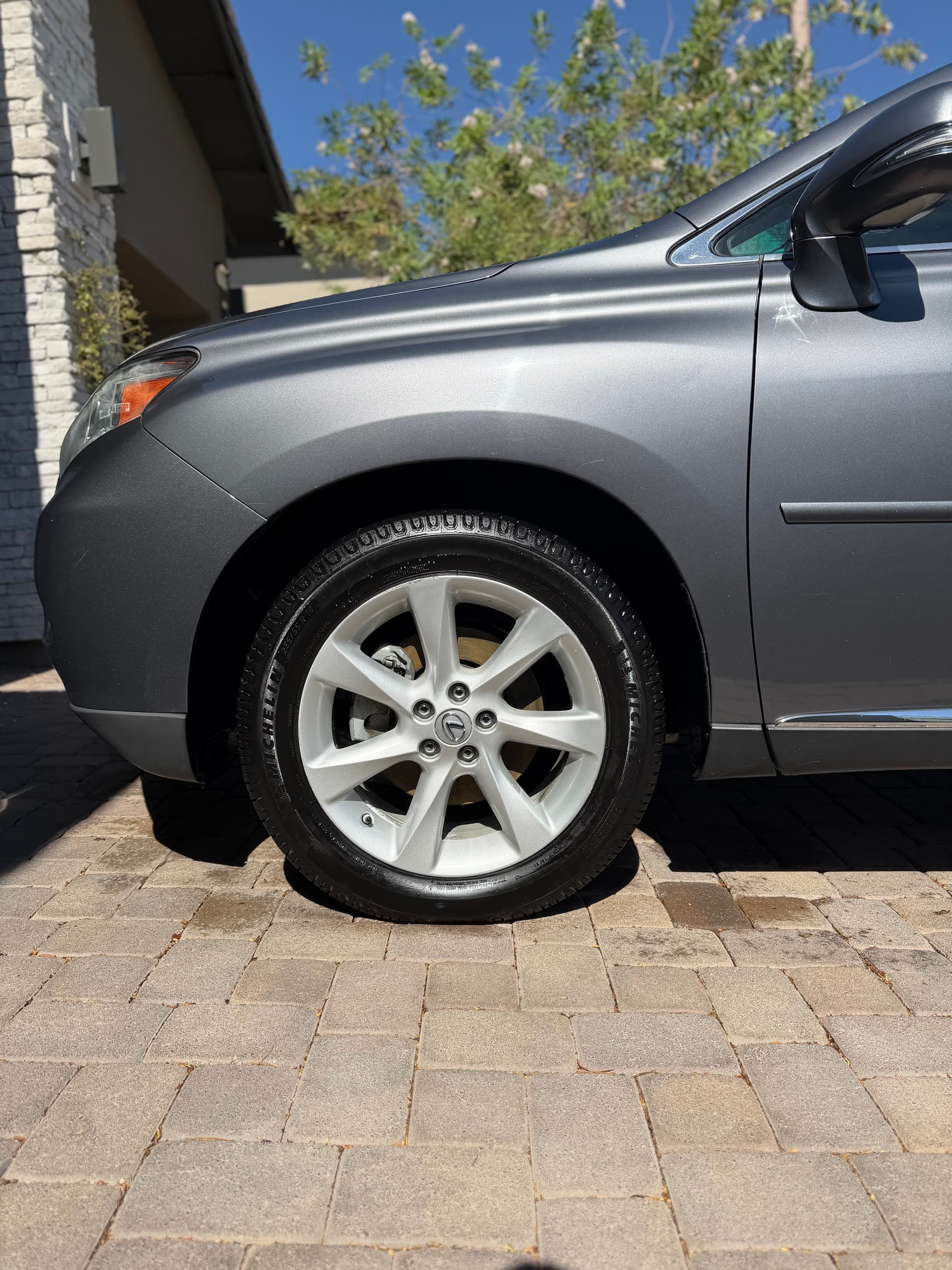 Gallery photos for Full Detail on a Lexus RX 350 After a California to Las Vegas Road Trip: Image #2