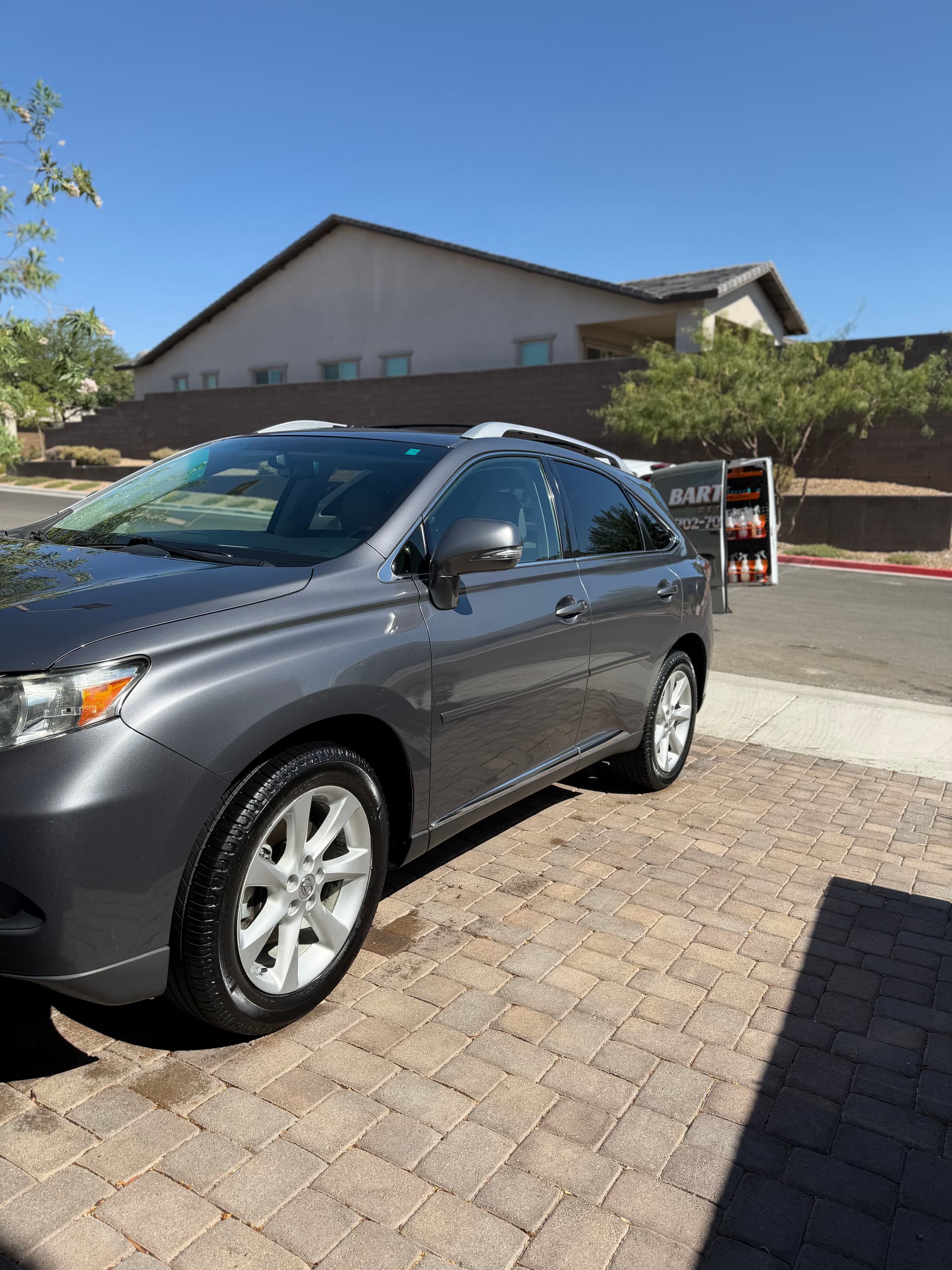 Gallery photos for Full Detail on a Lexus RX 350 After a California to Las Vegas Road Trip: Image #3