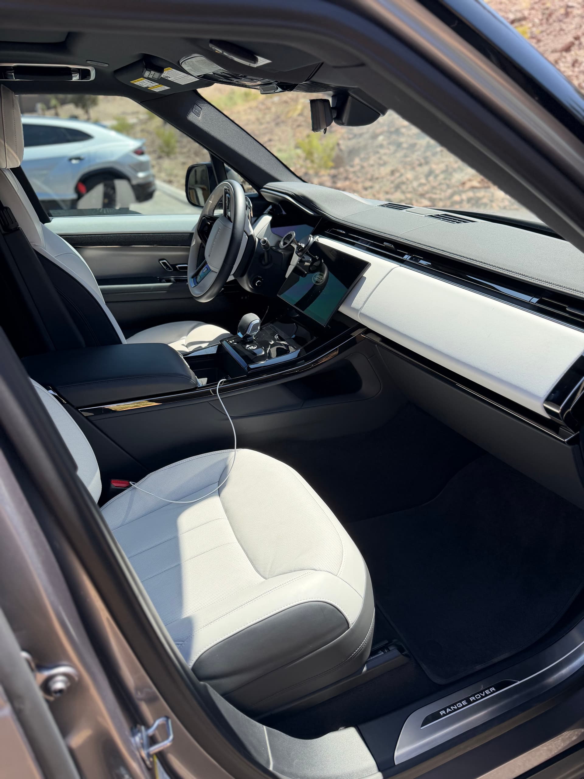 Gallery photos for Range Rover Sport Full Detail Done Right: Image #4