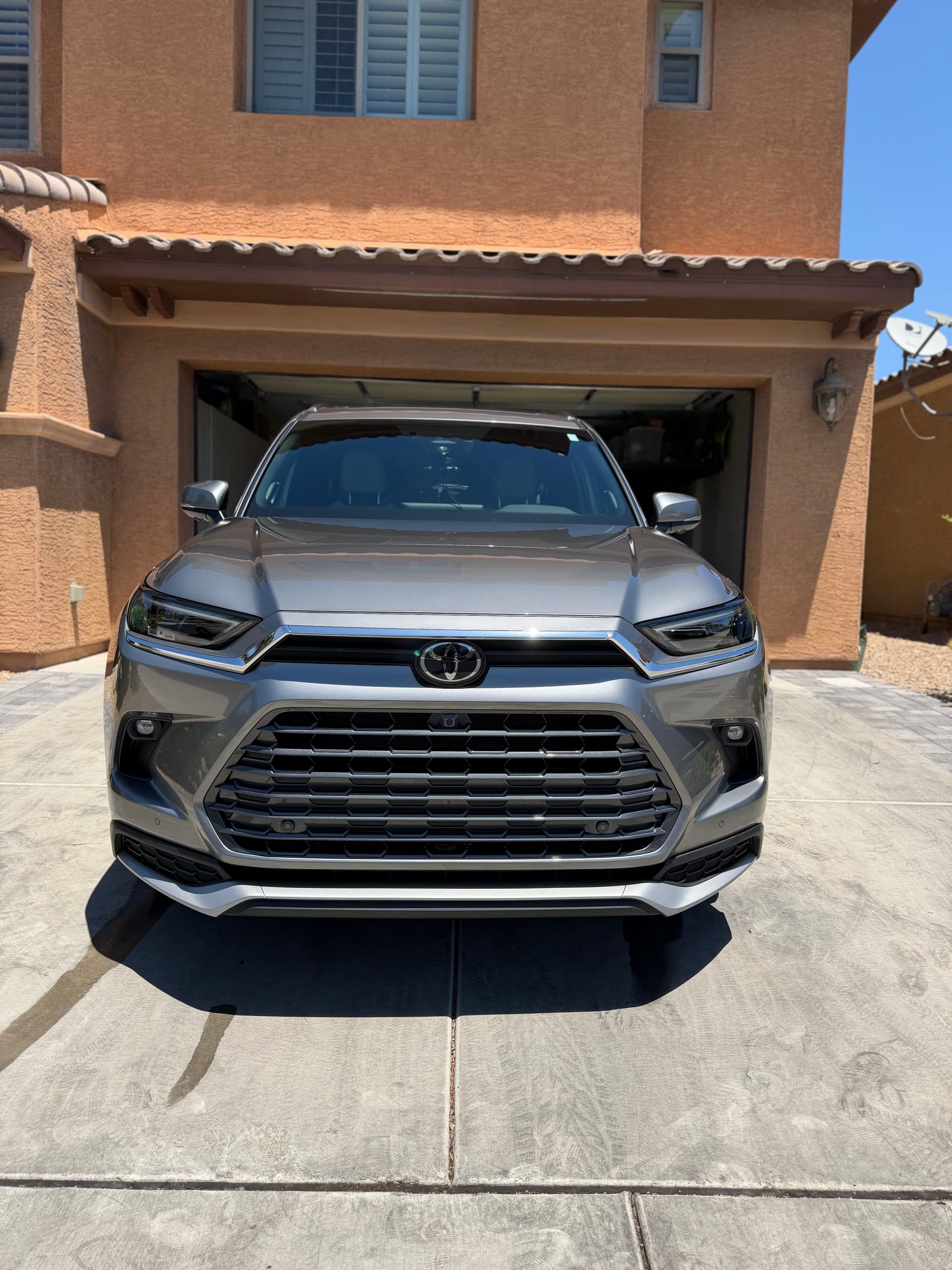 Gallery photos for Las Vegas Toyota SUV Gets Clayed, Sealed and Fully Detailed: Image #5