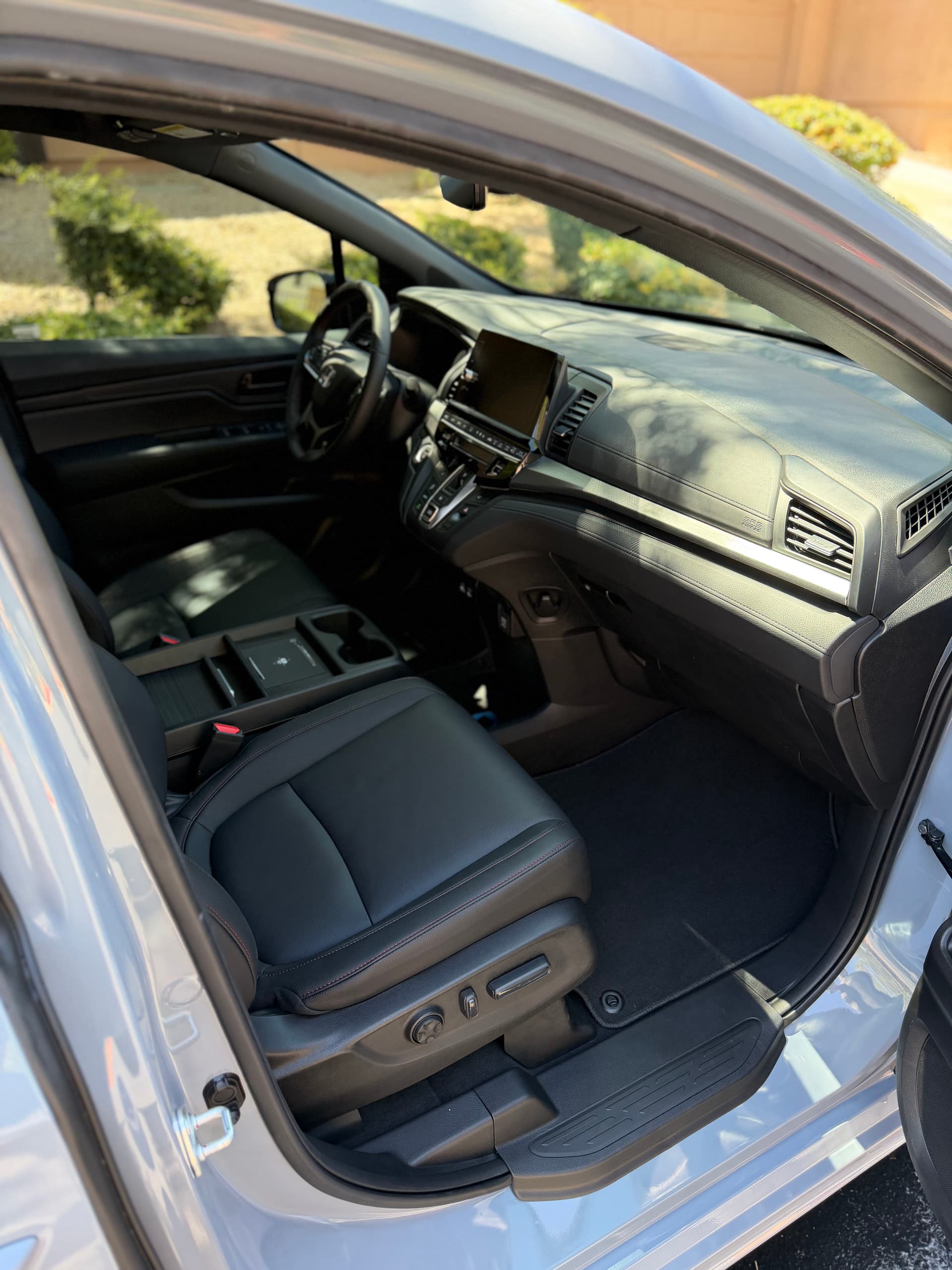 Gallery photos for Honda Odyssey Full Detail Done Right in Bartlett: Image #4