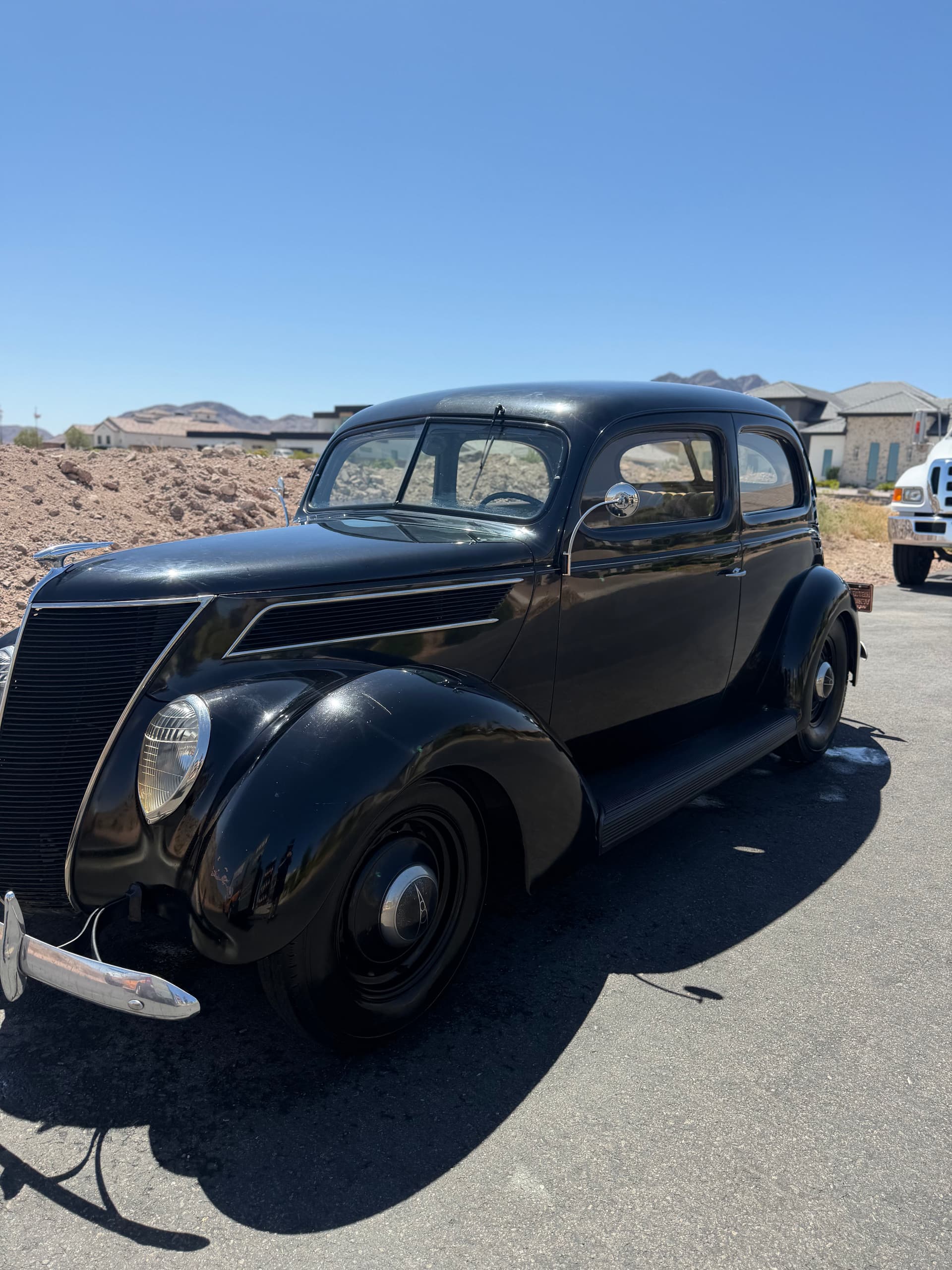 Gallery photos for 90 Years Old and This Classic Still Commands Attention: Image #3