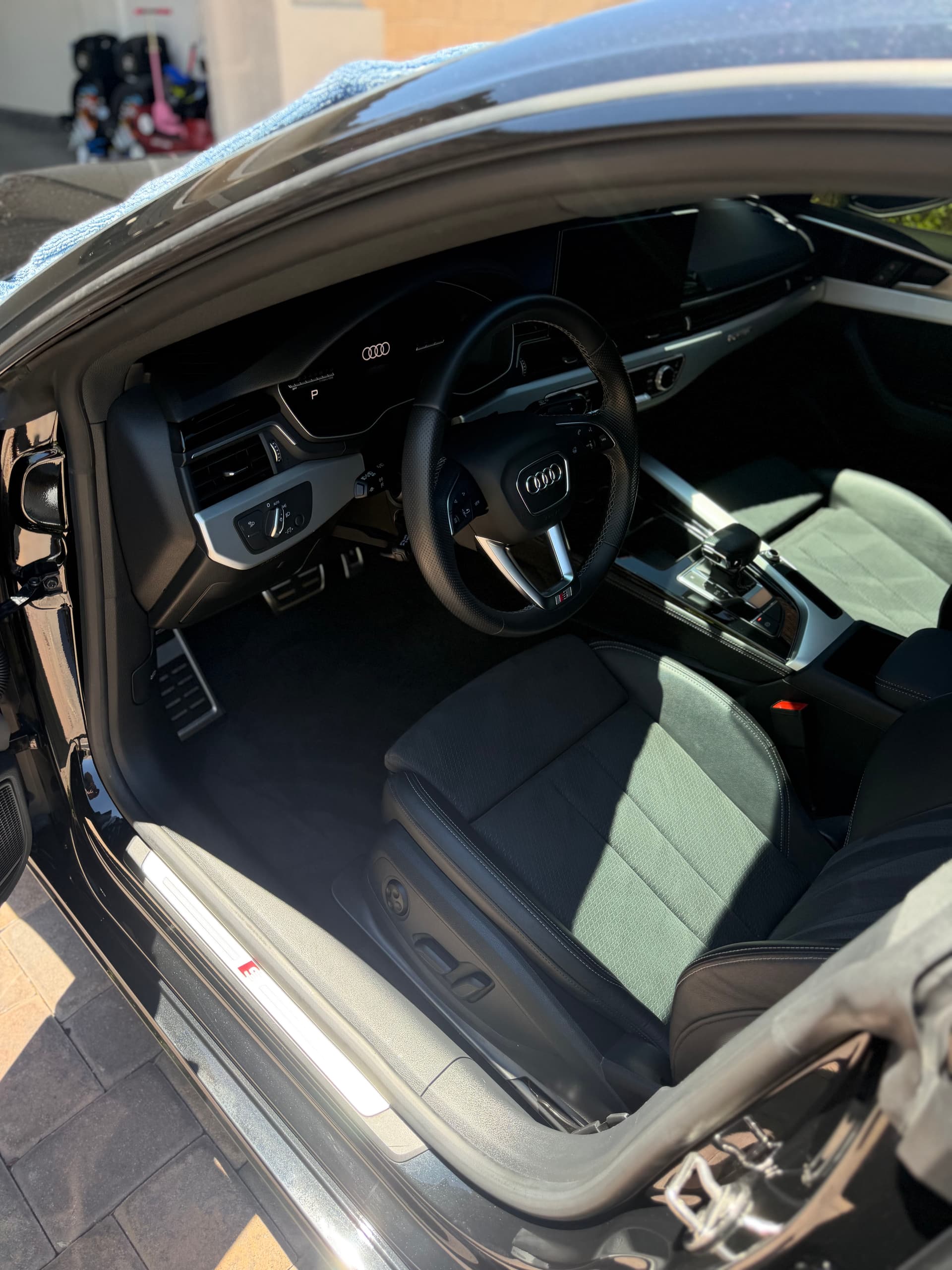 Gallery photos for Audi A5 Full Detail and Odor Removal Done Right: Image #4