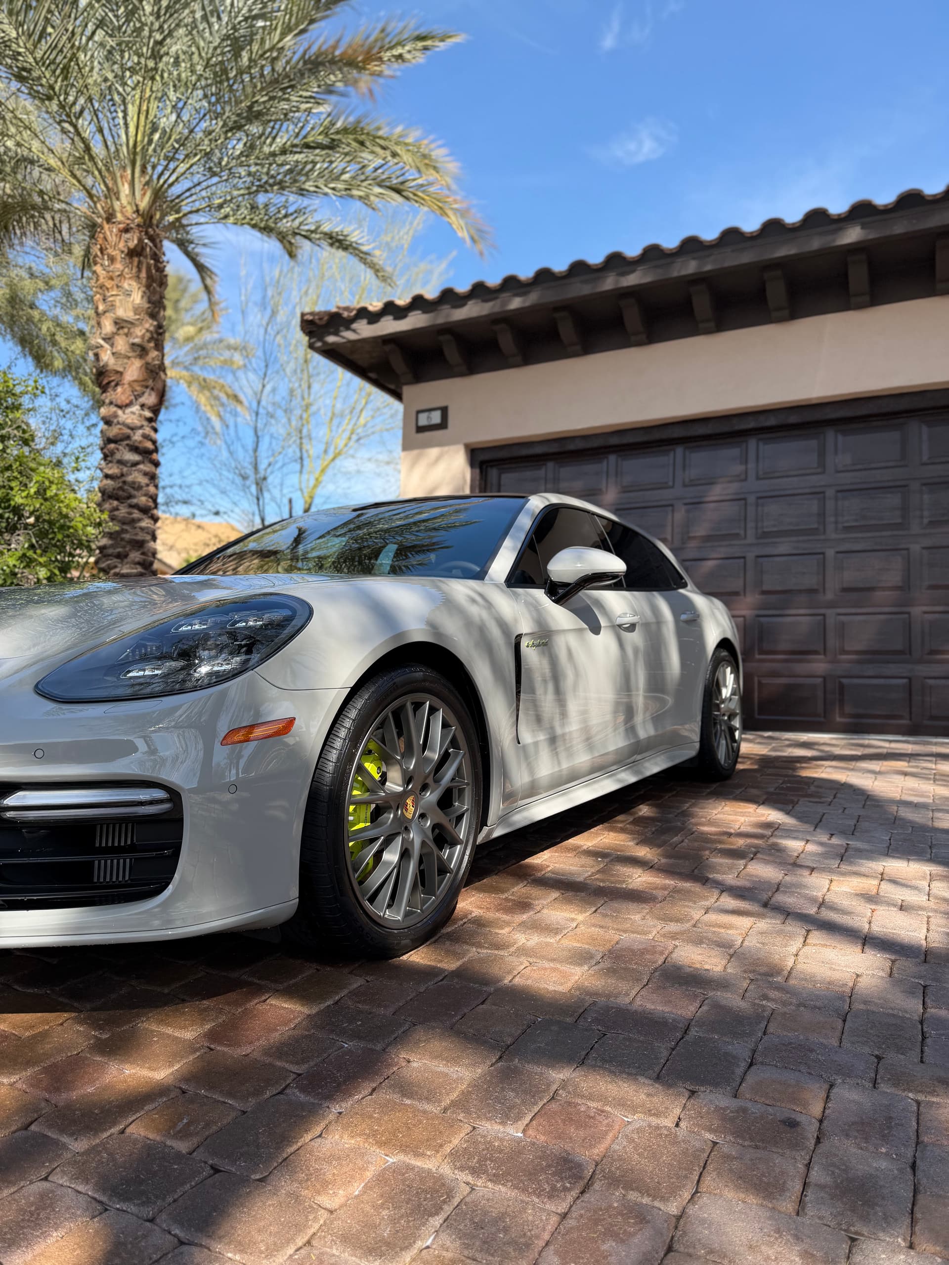 Gallery photos for Porsche Panamera E-Hybrid Gets a Full Exterior Detail: Image #4